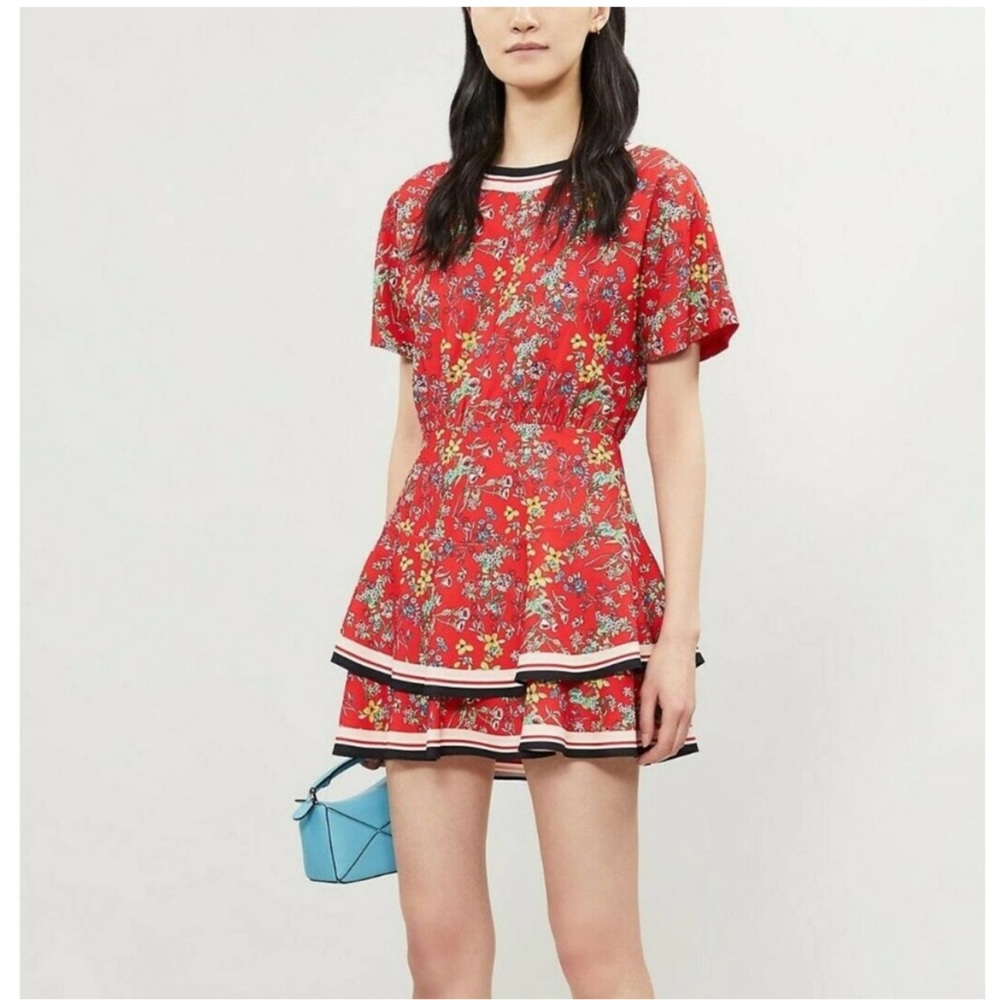 Alice + Olivia • Red Palmira Freesia Blossom Fit
Flare Tiered Mini Dress